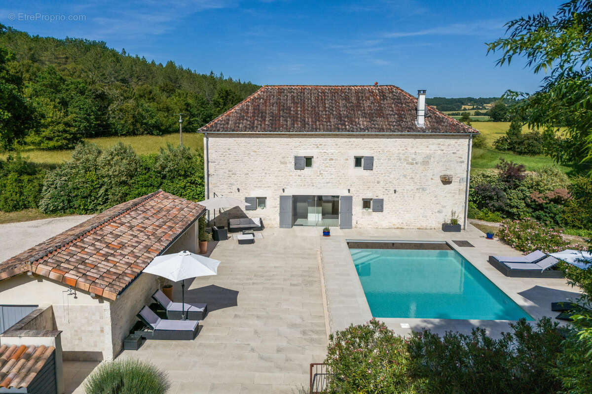 Maison à CASTELNAU-MONTRATIER