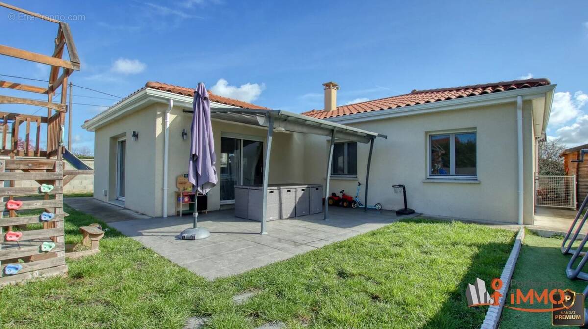 Maison à SAVIGNEUX