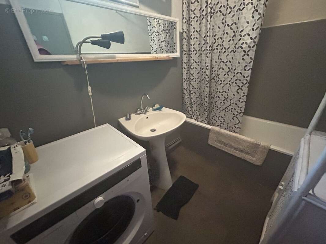 Maison de plain-pied avec dépendances et 1,5ha de terrain - photo 7