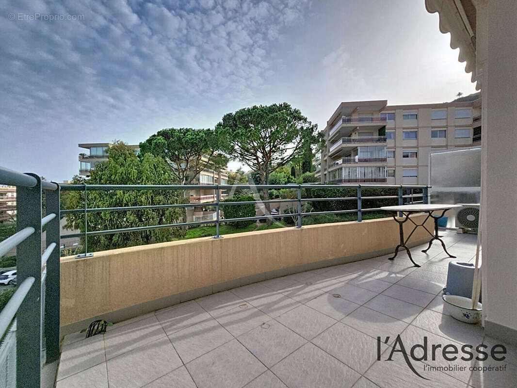 Appartement à MANDELIEU-LA-NAPOULE