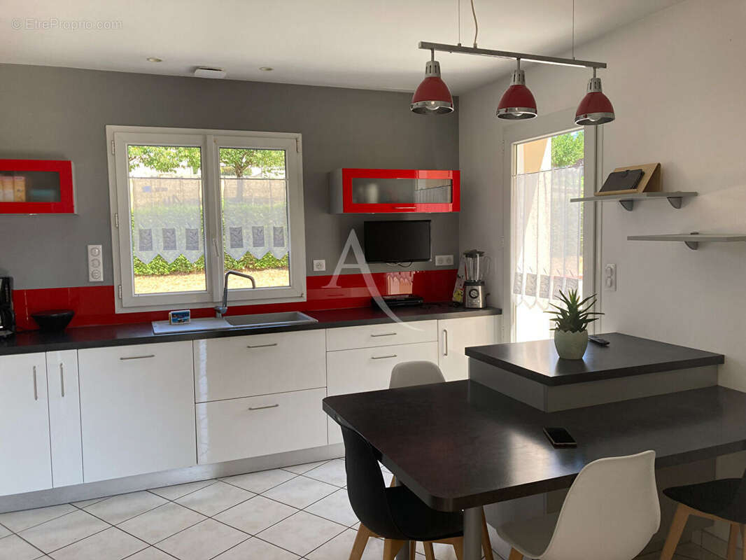 Villa avec piscine et terrasses ! - photo 3