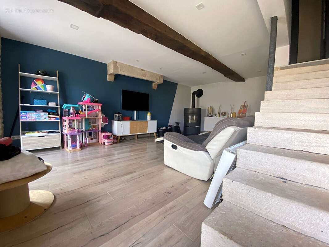 Maison à MONTBELLET