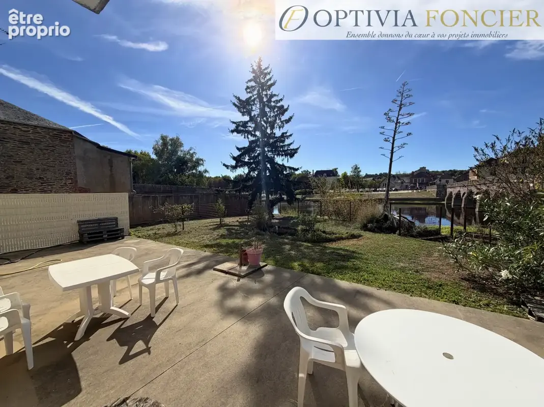 Maison en pierre de caractère T5 - 143 m2 à Pont-Réan - Vue vilaine - photo 10