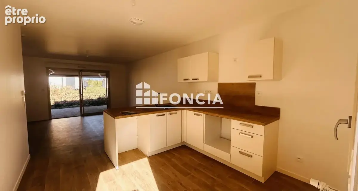 Dans résidence sénior, pavillon de plain-pied libre de suite, avec jardin, construction neuve de 2 pièces avec garage, terrasse  - photo 4