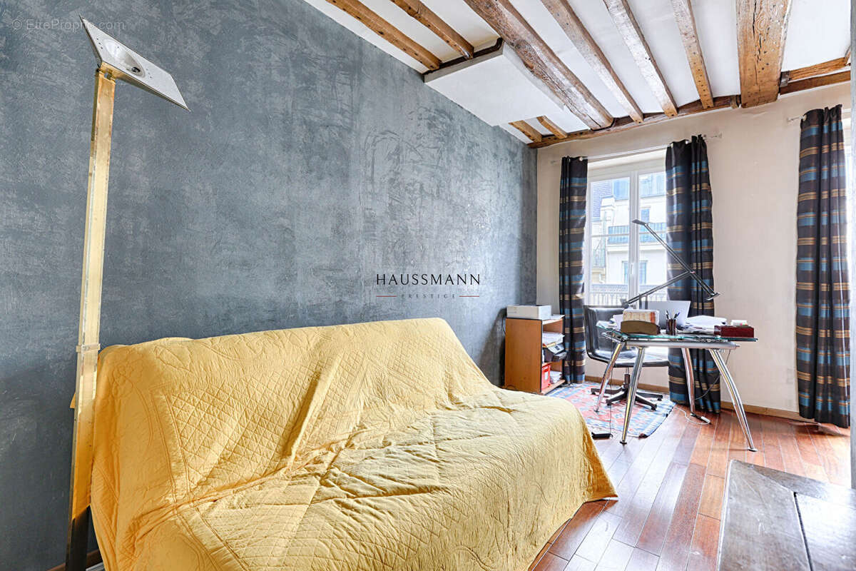 Appartement à PARIS-1E