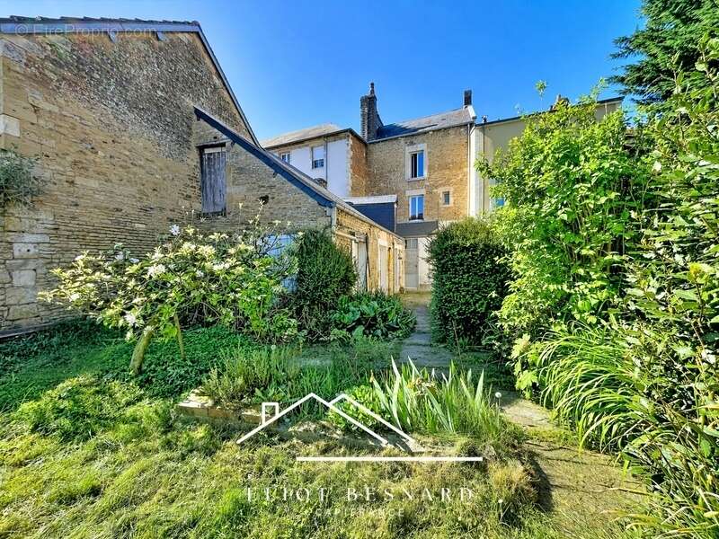 Maison à SAINT-PIERRE-SUR-DIVES