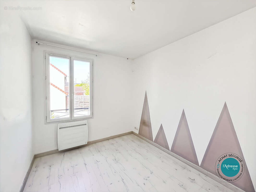 Maison à D'HUISON-LONGUEVILLE