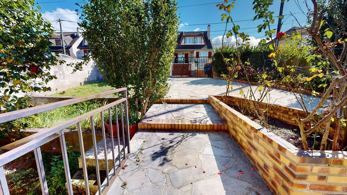 Maison à ROSNY-SOUS-BOIS