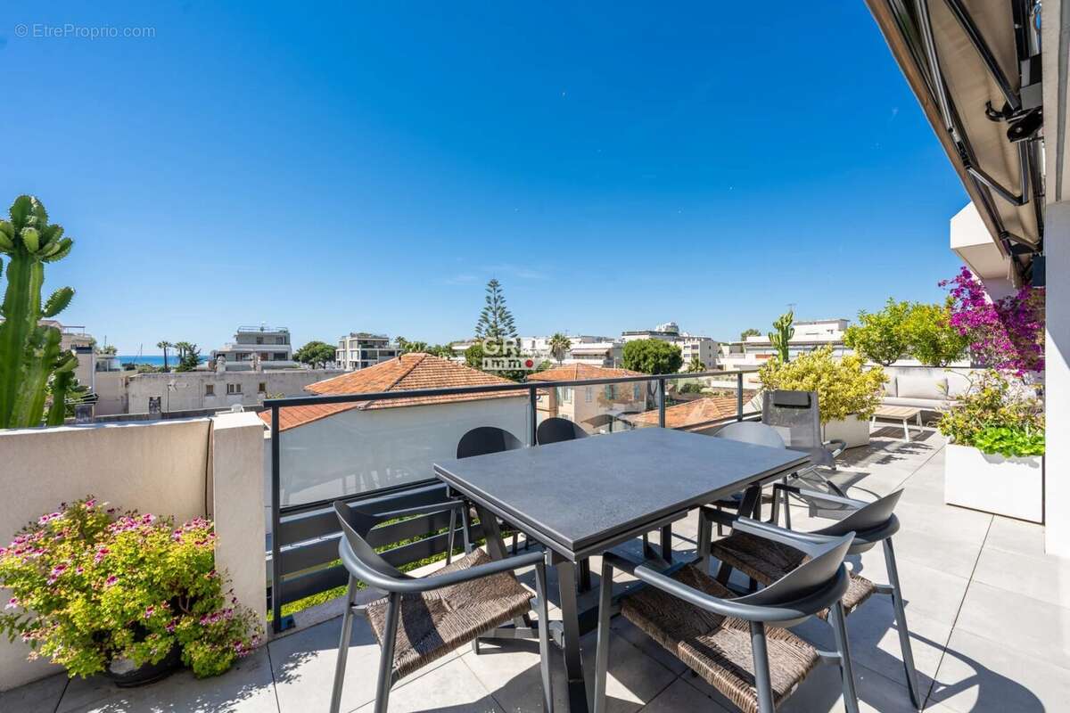 Appartement à SAINT-LAURENT-DU-VAR