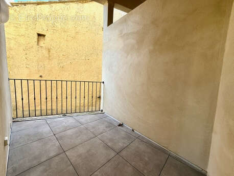 Appartement à SUZE-LA-ROUSSE