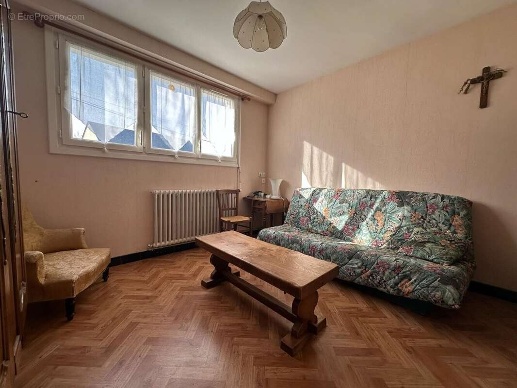 Maison à CHAUDEFONDS-SUR-LAYON