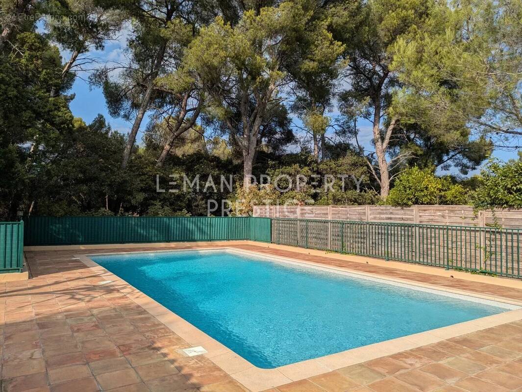 Appartement à VALLAURIS