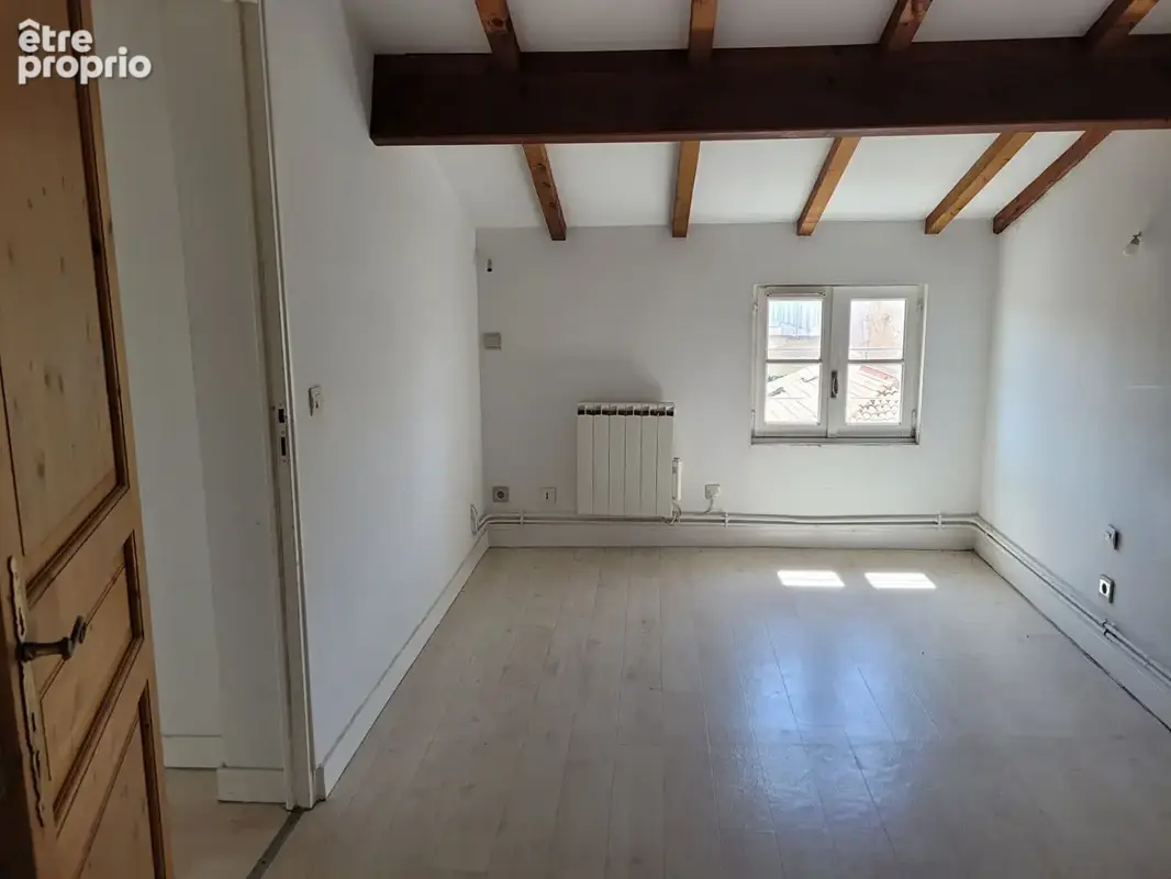 ROCHEFORT centre ville - au 3ème un appartement  de 40 m²  de type 3  avec 2 salles d'eau et 2 WC - photo 11