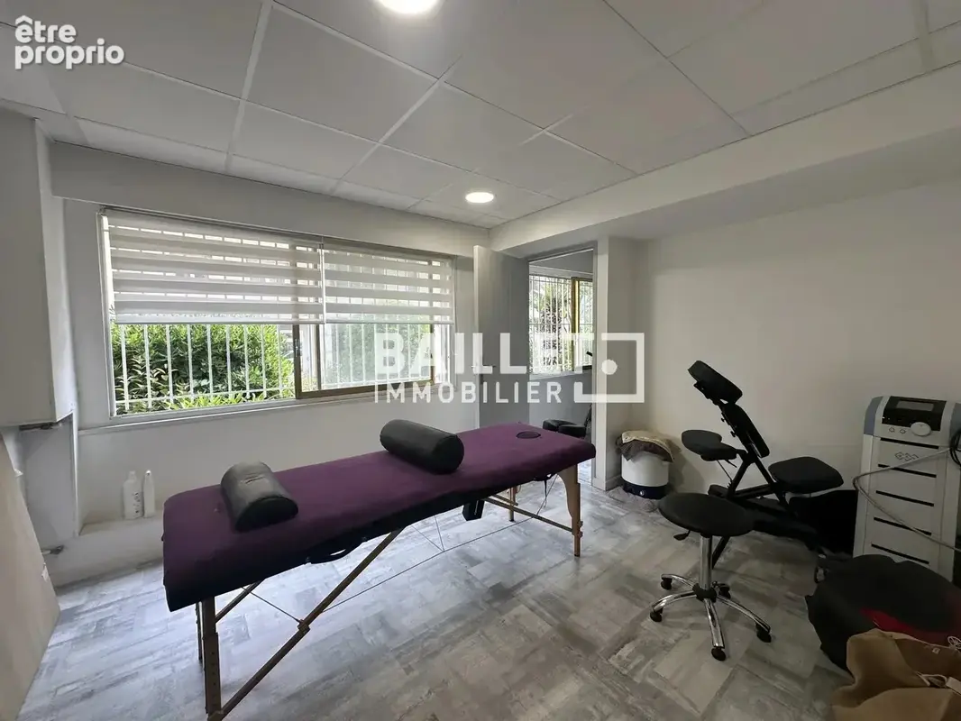 Antibes – bureau de 109 m² à vendre – proche port vauban - photo 12