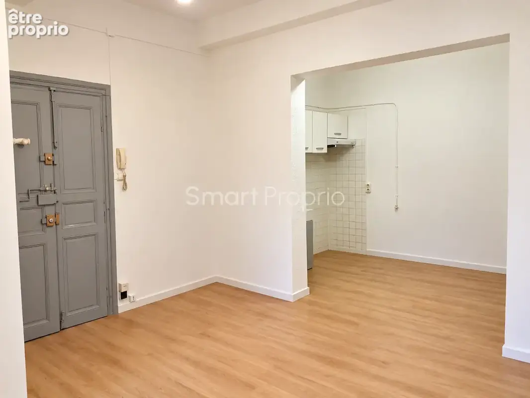 Montelimar 26200 - studio de 26 m2 - centre ancien - petite copropriete - sans travaux - photo 2