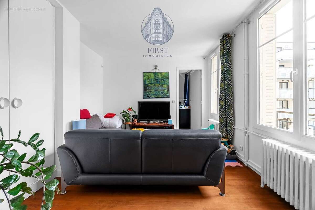 Appartement à PARIS-16E