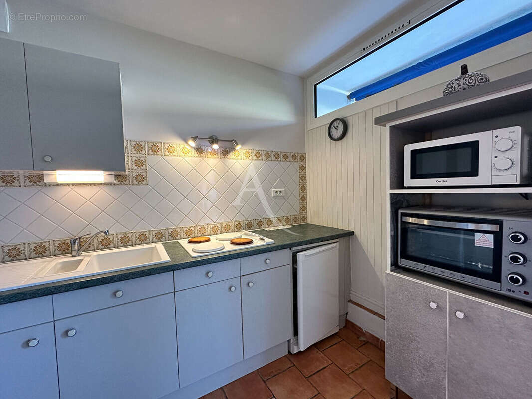 Appartement type2 de 50.25 m2 vue chateau balcon garage et cave greoux les bains - photo 6