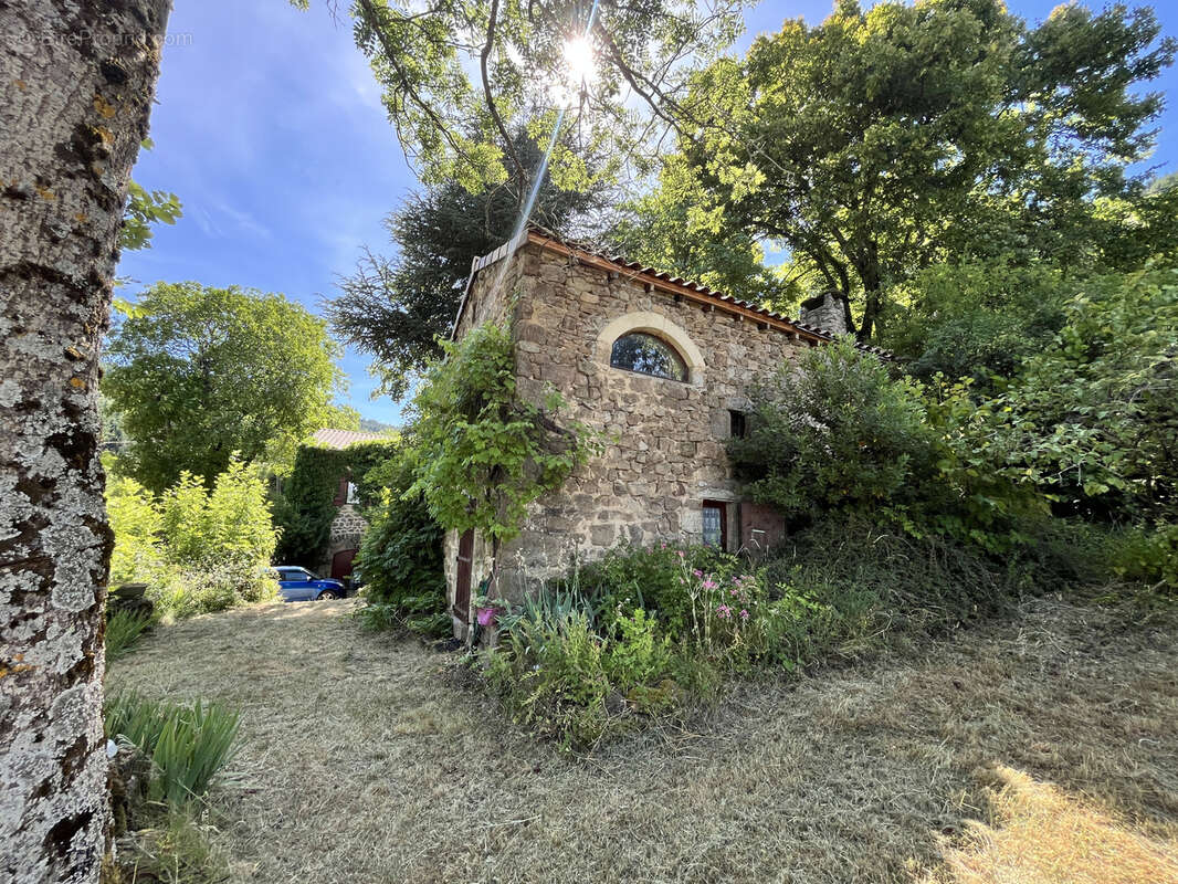 Propriété en Pierre 90m2 avec dépendances à VANOSC - photo 11