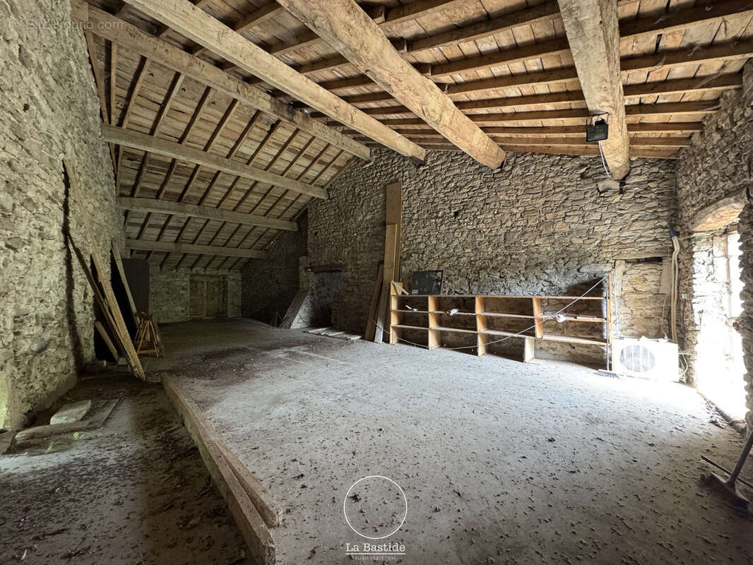 Ferme avec terrains et dépendances à rénover - SOYANS - photo 16
