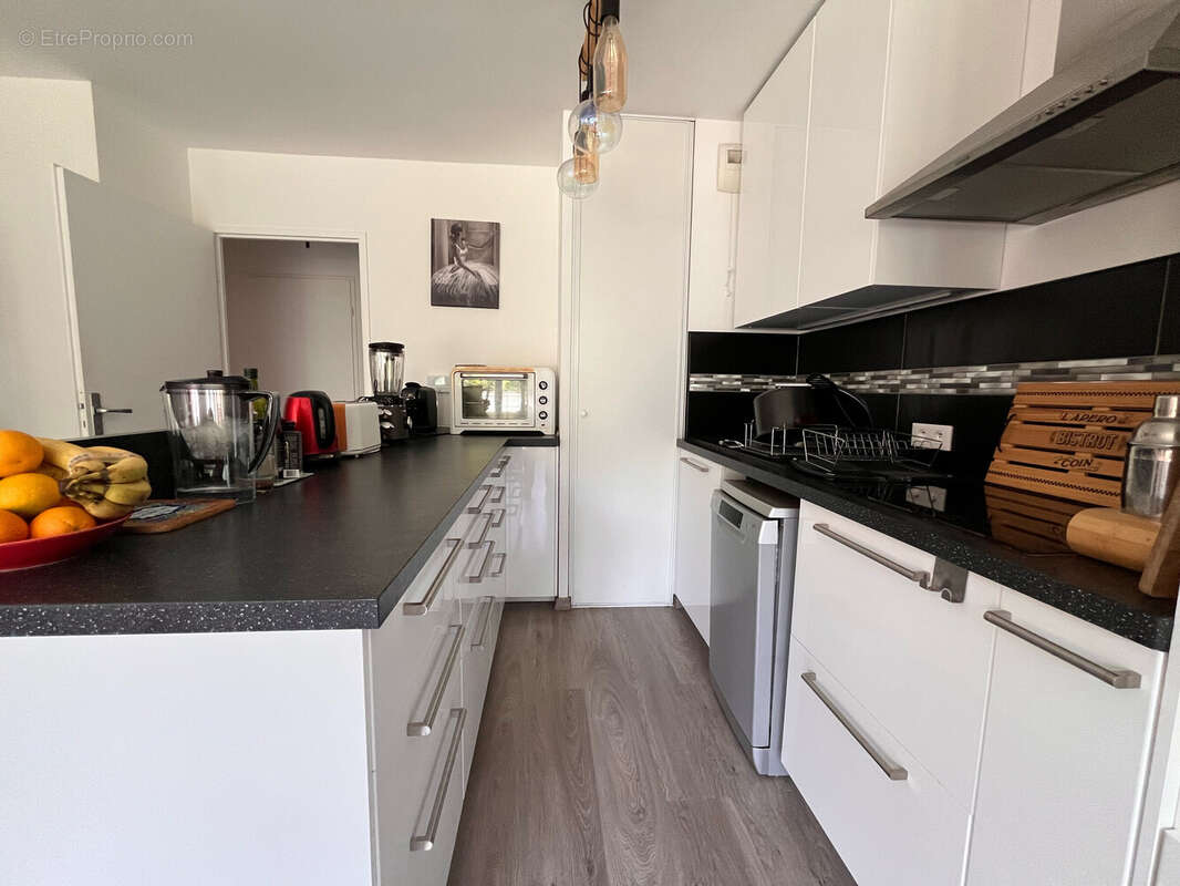 Appartement à LES CLAYES-SOUS-BOIS