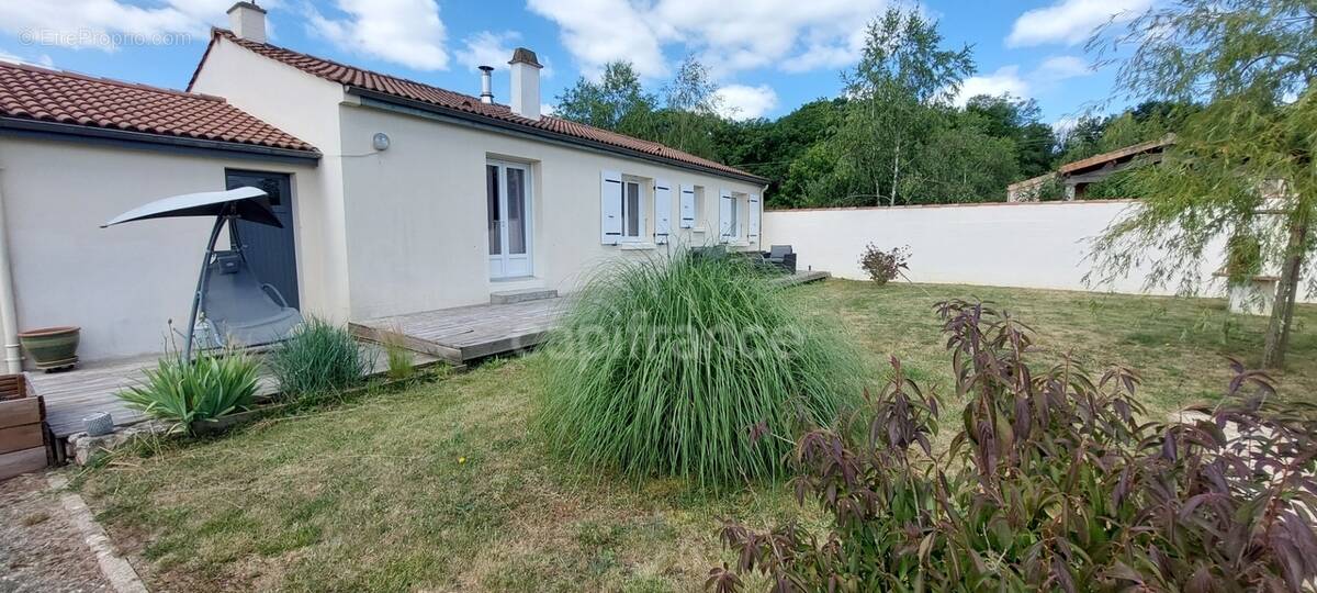 Maison à MERVENT