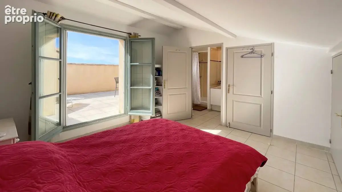 Uzès, lumineux duplex avec deux terrasses et garage, à pied du centre historique - photo 16