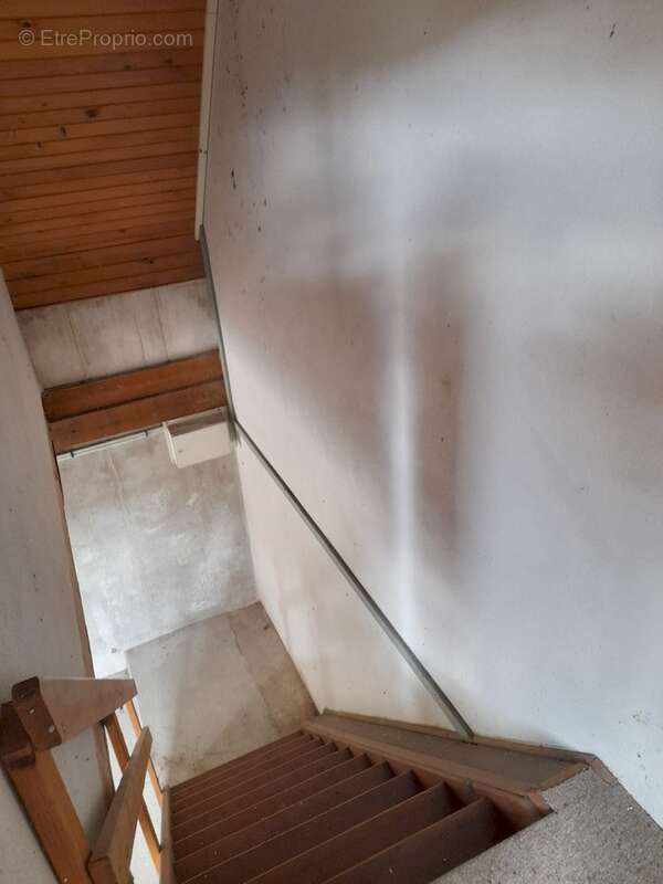 Maison à Cussy en Morvan  de 136 m2 - 8 pièces - diverses dépendances - terrain 1182 m2 - photo 21
