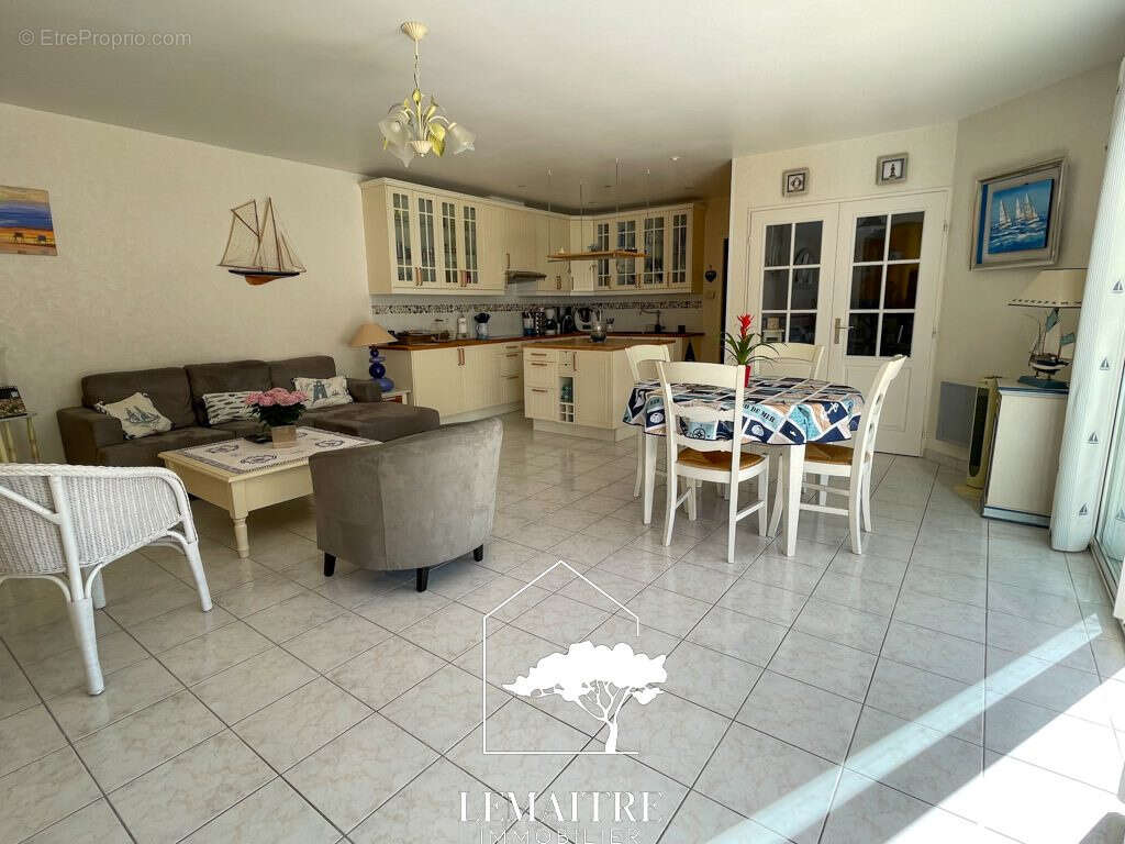 Au calme, maison plain pied 4 chambres + jardin d'hiver, piscine et garage ! - photo 5