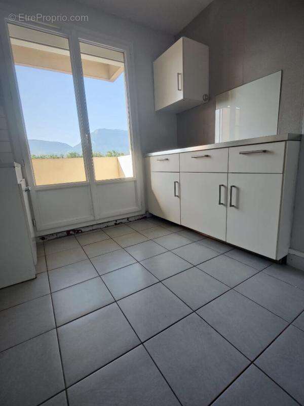 Appartement à SAINT-MARTIN-D'HERES