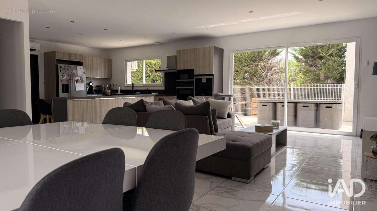 Maison 140 m² à Riorges  - photo 5