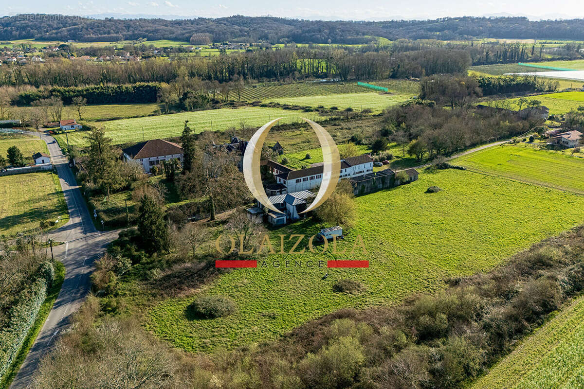 Appartement à LABATUT