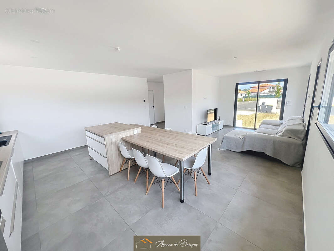 Secteur residentiel - villa 3 faces 123  m2 hbts  sur 356 m2 de terrain  - - photo 10