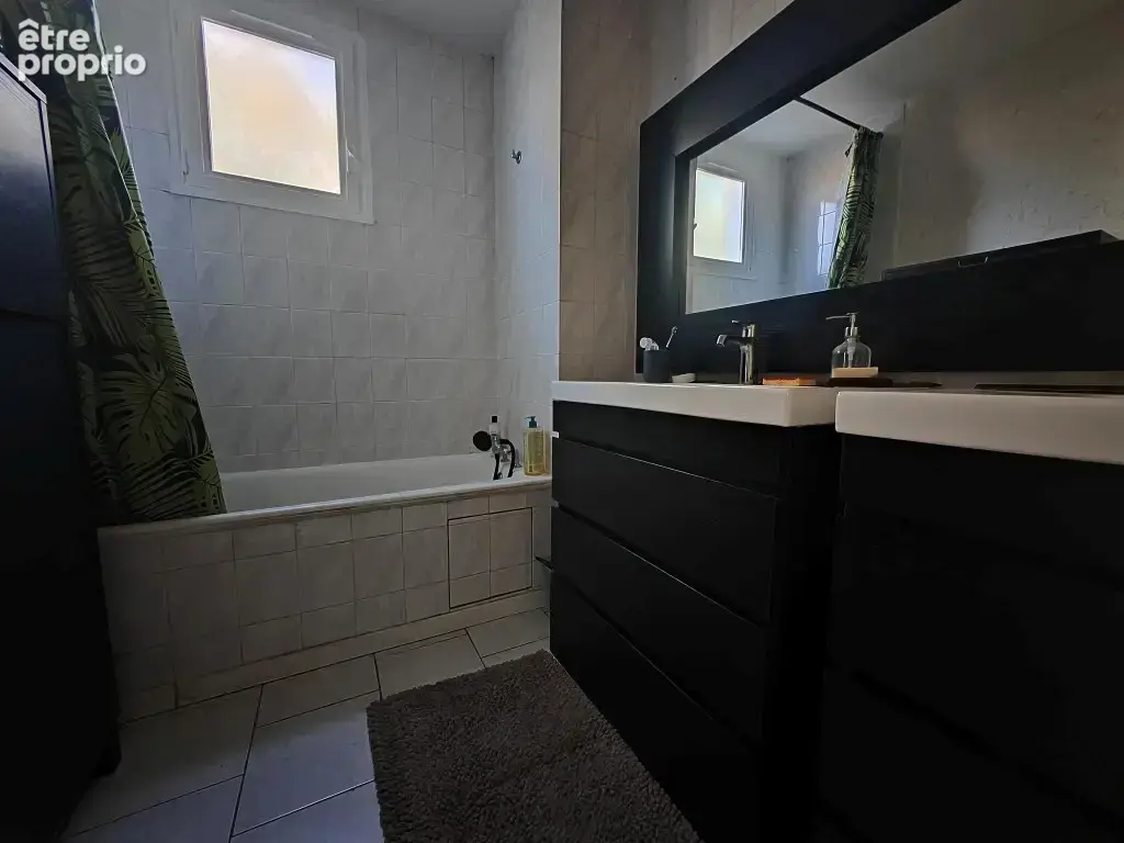 Maison des années 70 - terrasses et 1500m2 de terrain en partie boisé- - photo 11