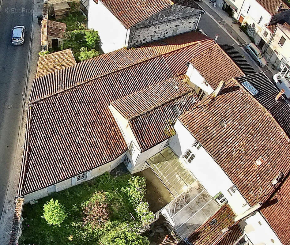 Maison à SAINT-SAVINIEN