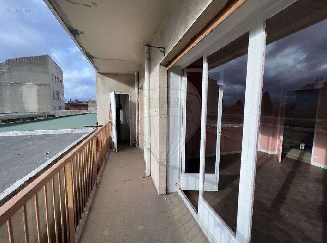 Appartement à MARSEILLE-4E