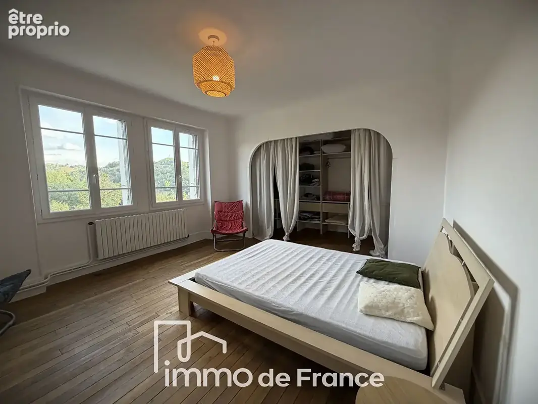 Beaux volumes pour cette maison en pierre  de 135m2 - photo 11