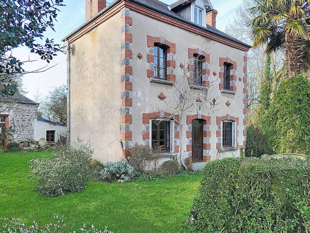Maison à MONTMARTIN-SUR-MER