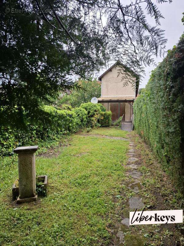 Maison à SAINTE-MESME