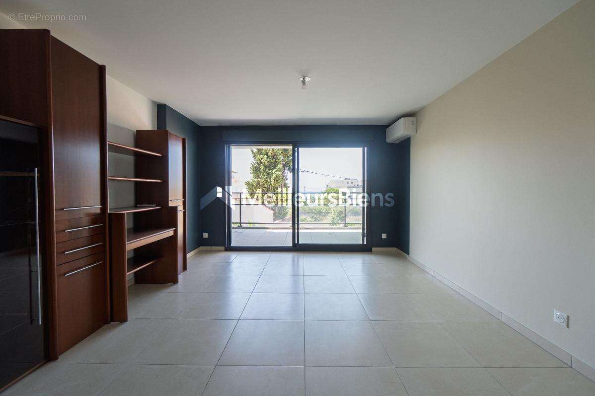 Appartement 1 pièce de 33 m² à Sète avec terrasse et parking - photo 2