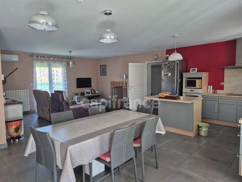 Maison à SAINT-CHRISTOL-LES-ALES