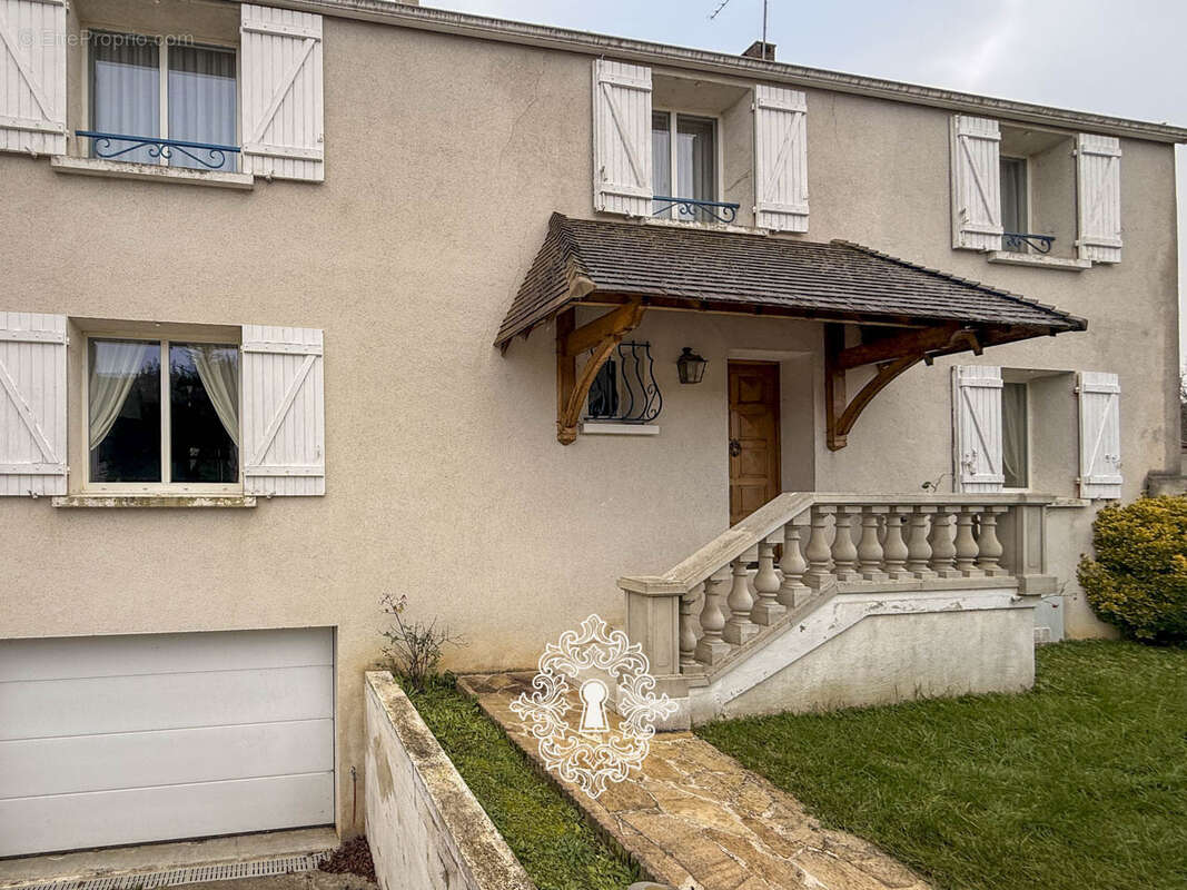 Maison à LONGUEVILLE