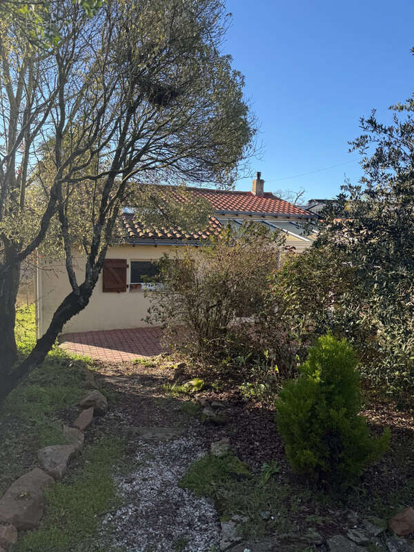 Maison à SAINT-JULIEN-DE-CONCELLES