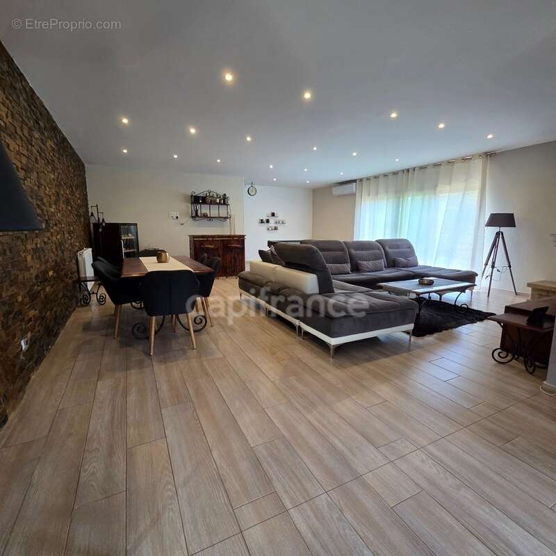 BASTELICACCIA (Corse du sud) proche AJACCIO: Villa de 360m2 avec  piscine et jardin paysager - photo 8