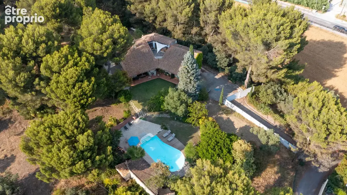 Maison d'architecte à Gignac-la-Nerthe , avec piscine et grand terrain - photo 18