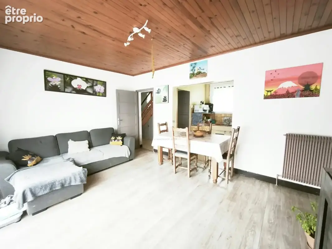 Ugine  Maison rénovée T5 sur 619 m² de terrain plat  Secteur calme - photo 4