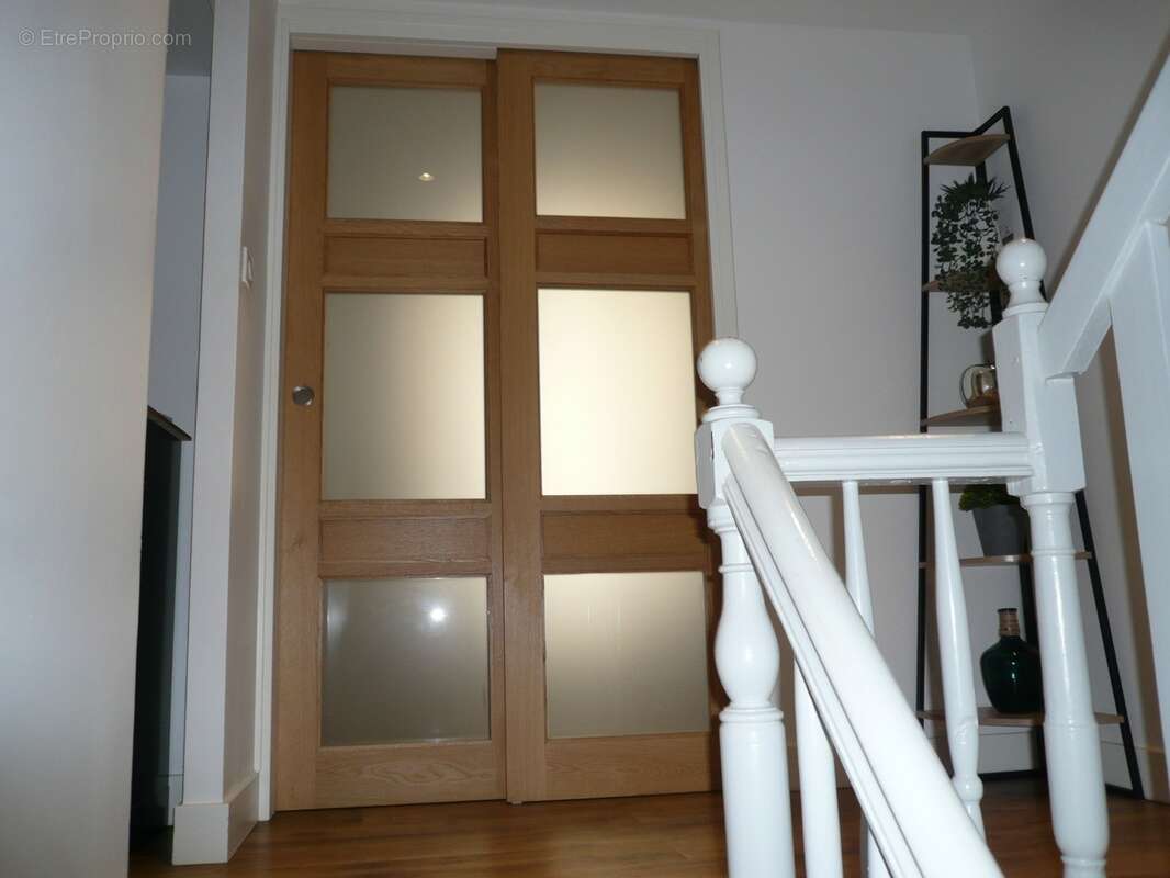 COGNAC Rue Piétonne IMMEUBLE de RAPPORT Local Commercial et Appartement  - photo 24
