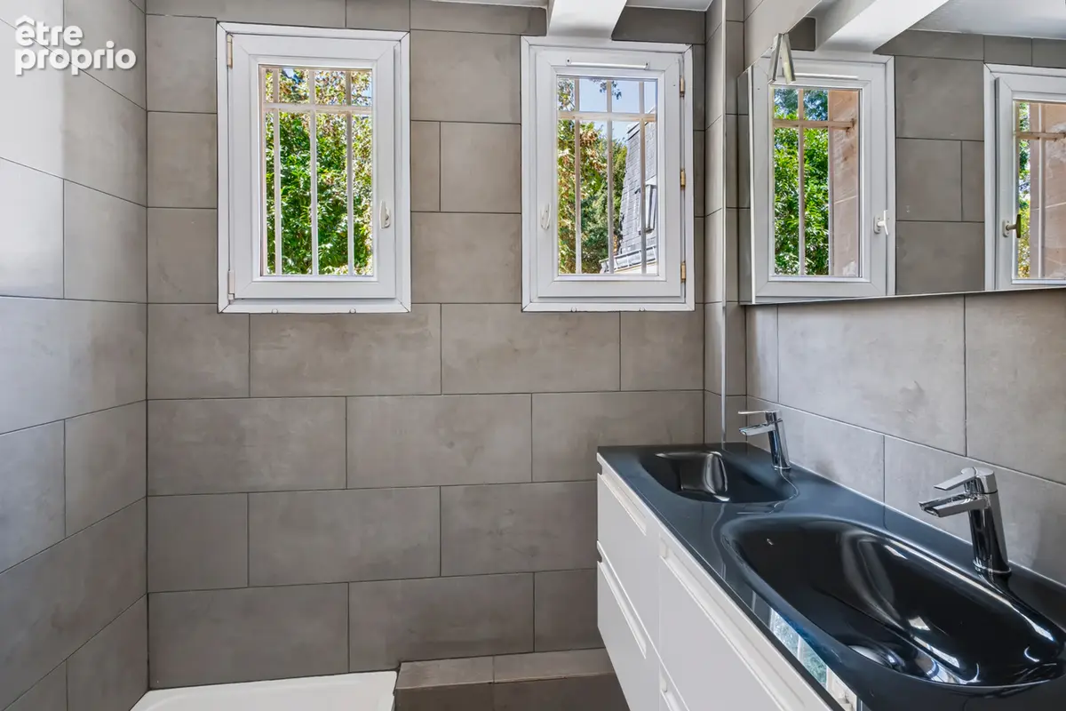 Appartement traversant de 3 pièces avec balcon sur verdure - photo 7