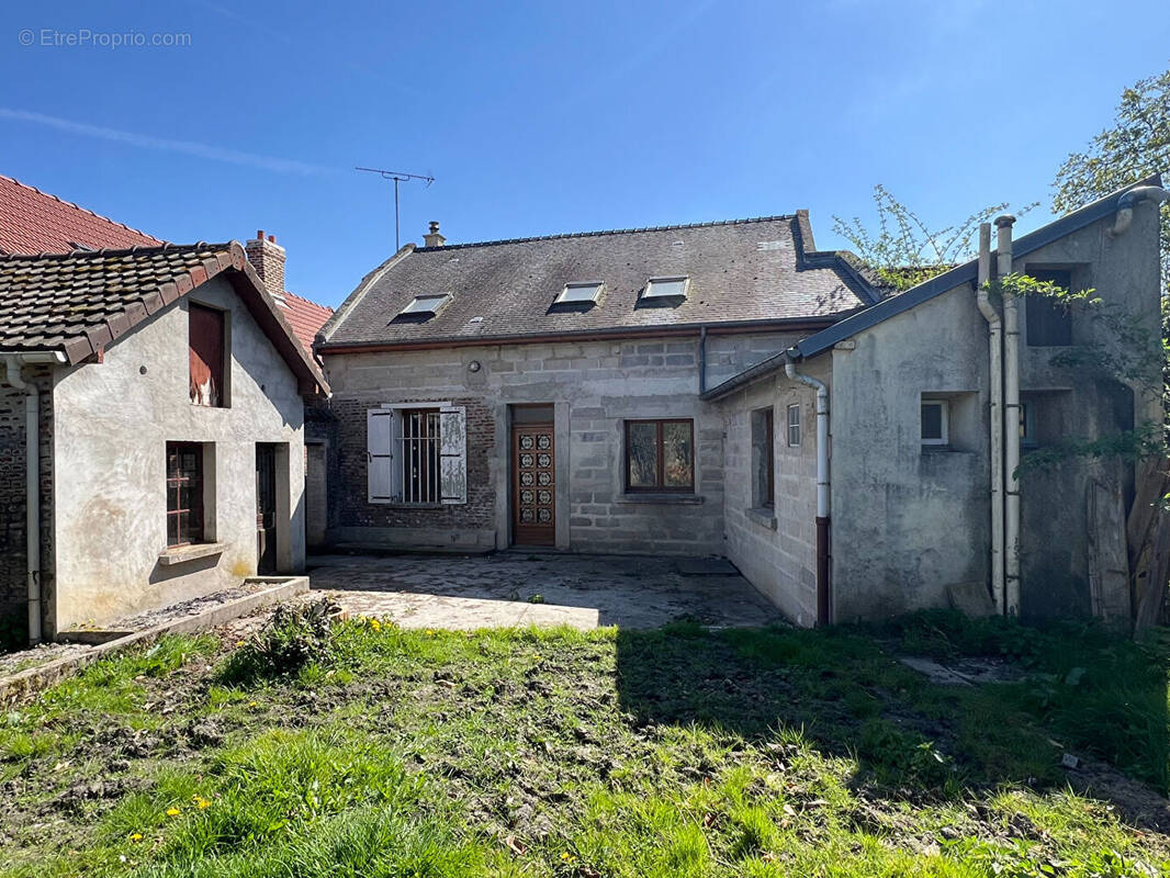 Maison à ANGUILCOURT-LE-SART