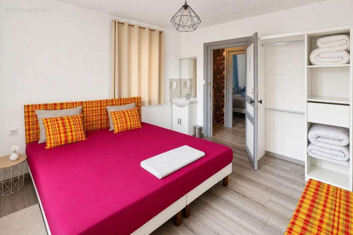 Maison de 10 pièces de 235 m² située à Brens - photo 14