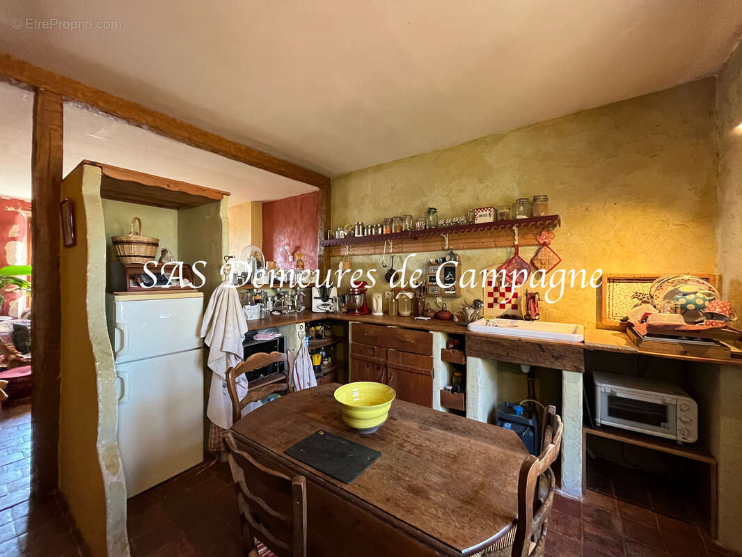 Maison à SENS-BEAUJEU